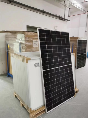 L'energia solare impermeabile IP67 riveste il mono pannello solare di pannelli 460W delle mezze cellule